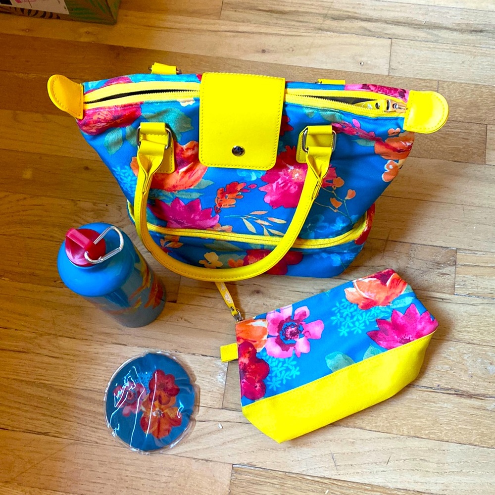 Brand new Pioneer Woman floral lunch bag
